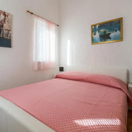 With A Parking Space Karigador, Novigrad - 2534 Apartment *