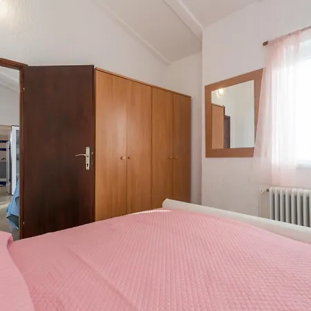 Apartment With A Parking Space Karigador, Novigrad - 2534