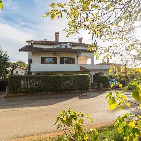 With A Parking Space Karigador, Novigrad - 2534 شقة كاريغادور