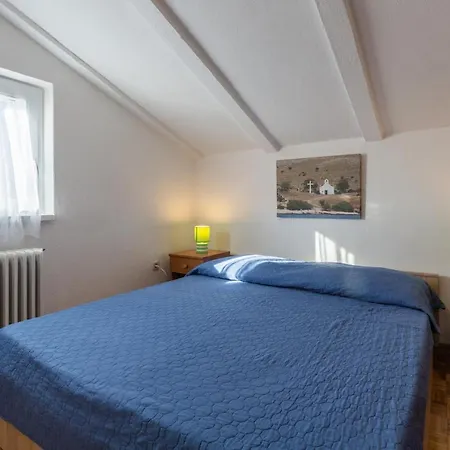 With A Parking Space Karigador, Novigrad - 2534 Apartament