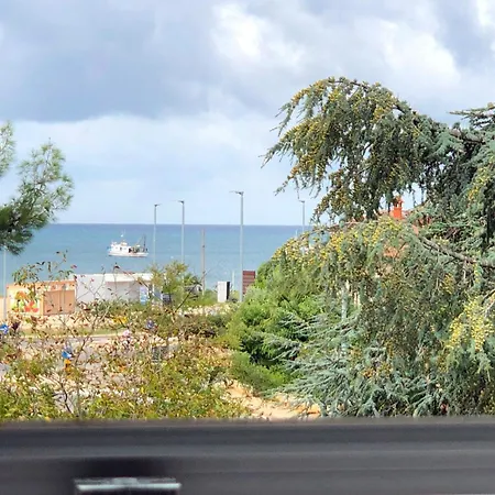 With A Parking Space Karigador, Novigrad - 2534 كاريغادور